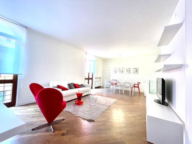 Domus Verona - Ampia Moderna Casa Su 2 Piani Nel Cuore Di فيرونا المظهر الخارجي الصورة